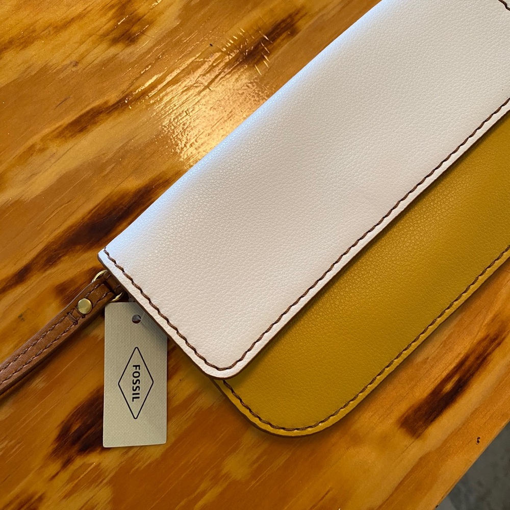 Brand New Fossil Wristlet